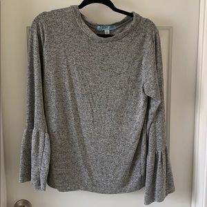 Bell sleeve long sleeve top (Reserved for Bundle)